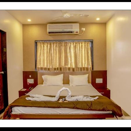 Hotel Sangram Palace Shirur Exterior foto